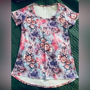 📣📣LuLaRoe women’s shirts bundle